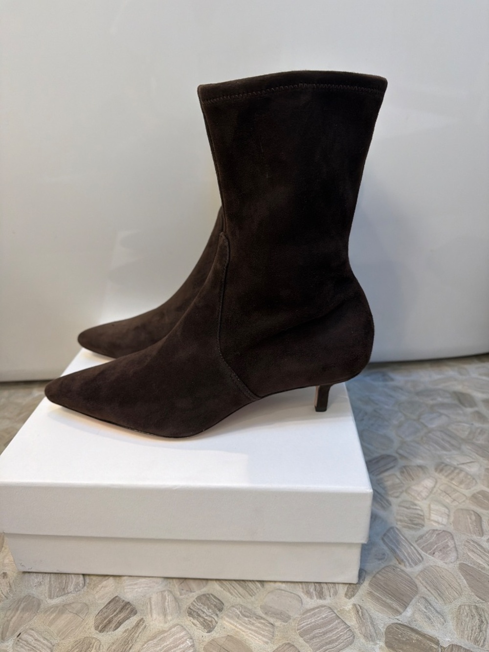NIB Veronica Beard Lisa 45 Stretch Kitten Heel Bootie Expresso Suede Sz 9.5 - Picture 11 of 13
